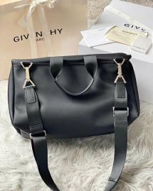 Picture of Givenchy Lady Handbags _SKUfw151593075fw